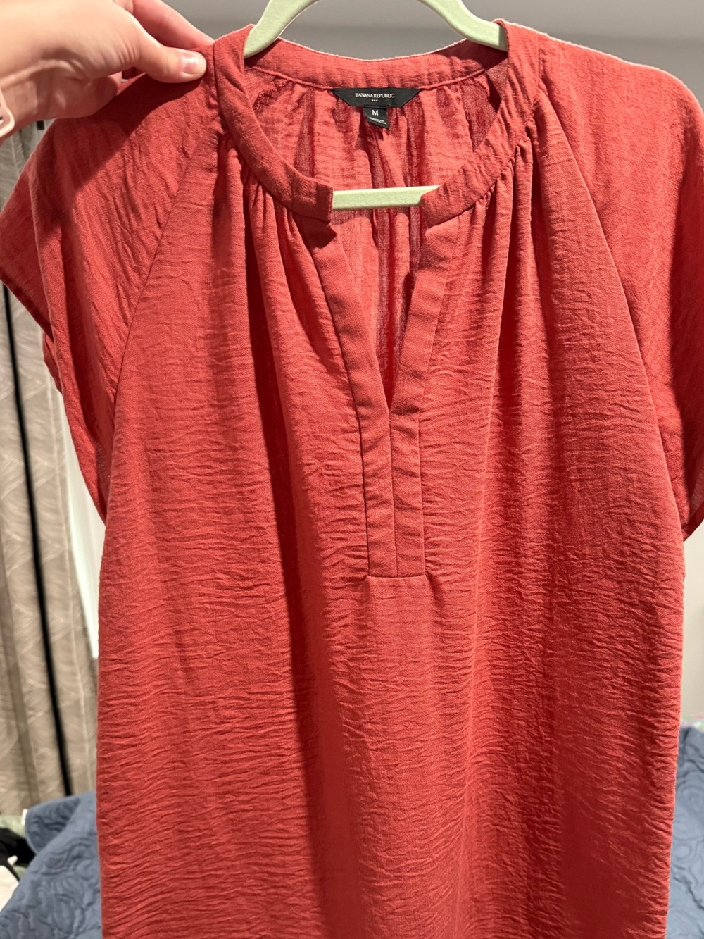 Banana Republic Coral Textured Short Sleeve V-Neck Tunic